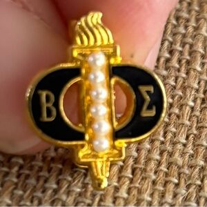 VTG Beta Sigma Phi Faux Pearl Torch Gold Tone Enamel Sorority Lapel Pin Brooch